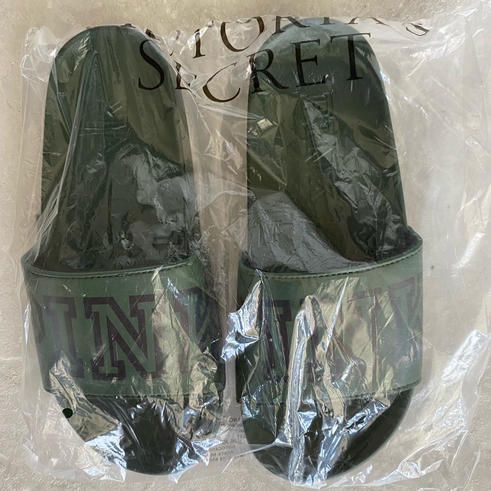 NIB New Victoria's Secret PINK Dark Green Shower Slides Shoes